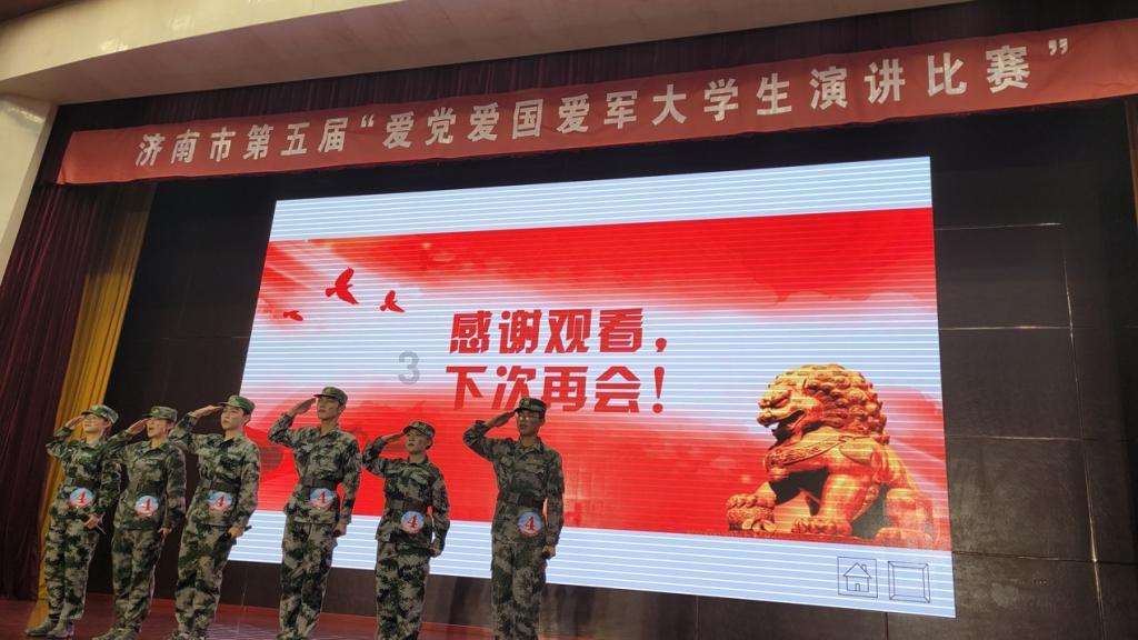外卖员与保安发生口角，倒地后被拖拽并拍打面部